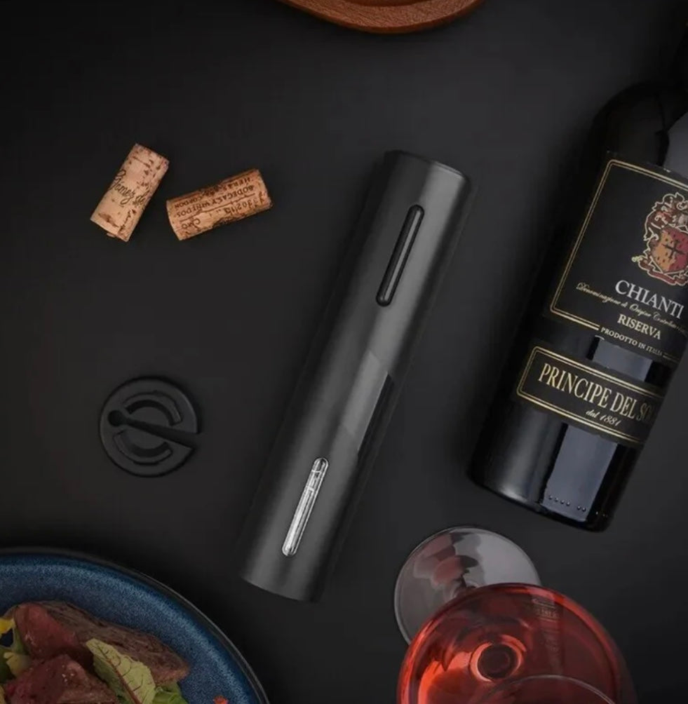 Rechargeable electric corkscrew